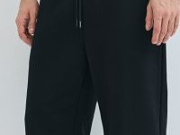 Базовые джоггеры, Черный