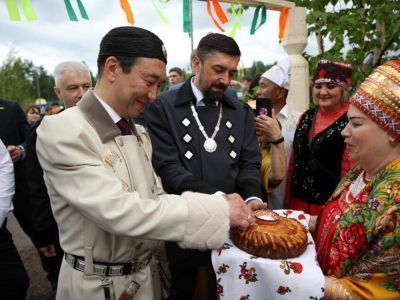 Айсен Николаев поздравил с Ысыахом жителей и гостей Нерюнгринского района