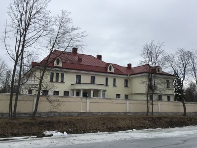 Особняк Соловейчик с участком парка
