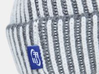 Вязаная шапка из коллаборации с maneken