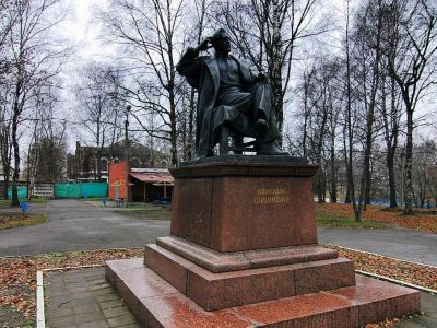 Памятник В.Я. Шишкову