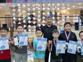 Сотня команд участвовала в соревнованиях по образовательной робототехнике в Якутске