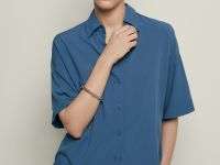 Блузка свободного кроя с коротким рукавом