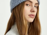 Вязаная шапка