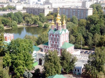 Преображенская церковь над северными воротами