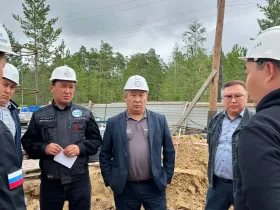Дмитрий Садовников проверил ход строительства объектов в Мегино-Кангаласском районе