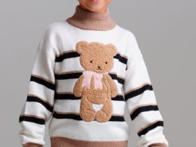 Свитер трикотажный для девочек