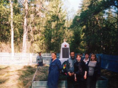 Братская могила воинов Советской Армии, погибших в боях с немецко-фашистскими захватчиками