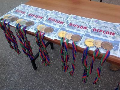 В азербайджанском городе Кусары прошел турнир по мас-рестлингу среди кадетов. Фото.