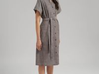 Приталенное платье-рубашка с поясом