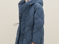 Пуховое пальто из водонепроницаемой ткани