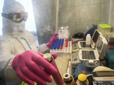 В России зафиксировали новый антирекорд по количеству заболевших COVID-19 за сутки