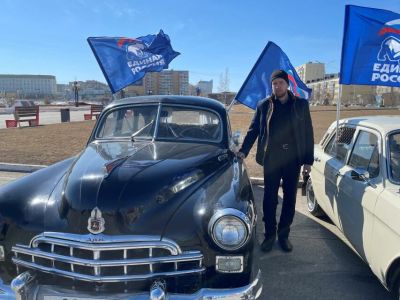 «Я ничего не умел»: житель Якутска восстановил автомобиль 1952 года выпуска