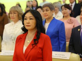 Государственные награды вручили педагогам Якутии