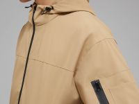 Ветровка с капюшоном