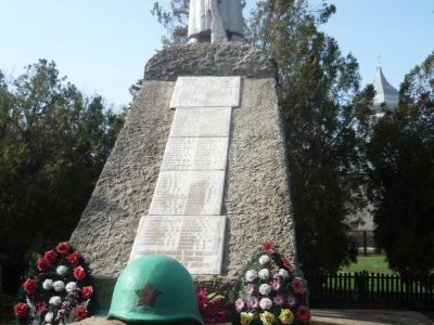 Памятник односельчанам, погибшим в годы Великой Отечественной войны