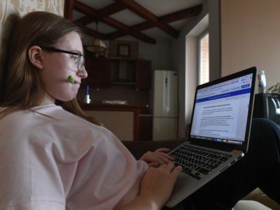 Число предпочитающих удаленке работу в офисе выросло на треть