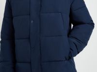 Утепленное пальто с воротником-стойкой