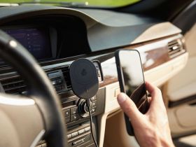 Автомобильный держатель uBear Go-Power с БЗУ MagSafe черный