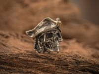 Бусина для темляка Пират в треуголке, мельхиор