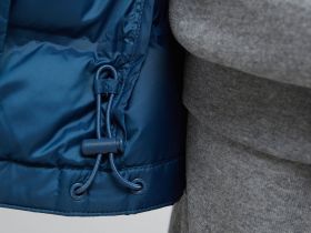 Утепленная куртка с капюшоном