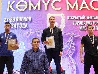 Заявка от Вячеслава Дьяконова и новые лидеры: итоги первого дня чемпионата Якутска по мас-рестлингу