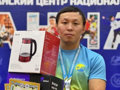 Андрей Захаров и Рената Тимофеева стали абсолютными чемпионами Якутии по игре хабылык и хаамыска