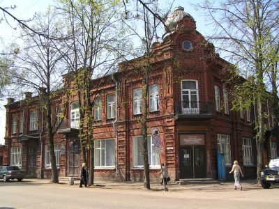 Здание укома партии