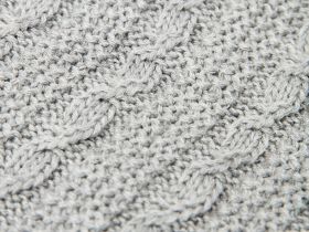 Комплект вязаный для мальчика: шапка, снуд