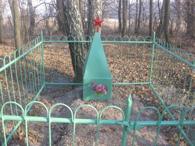Братская могила советских воинов, погибших в 1943 г. при освобождении района