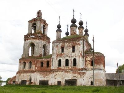 Успенская церковь с живописью