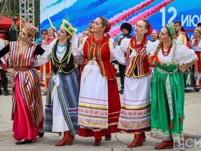 Фоторепортаж: фестиваль казачьих и ямщицких песен прошел в Якутске в День России