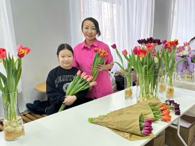 Семья из Мегино-Кангаласского района вырастила 20 тысяч тюльпанов к 8 Марта