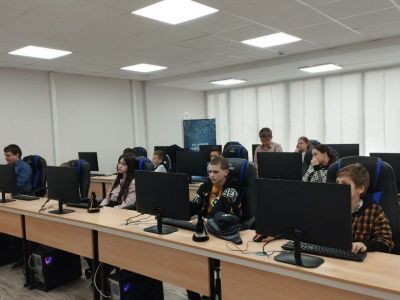 Якутская ИТ-школа обучает детей города Кировское ДНР