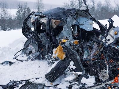 Пять человек погибли при лобовом столкновении в Якутии