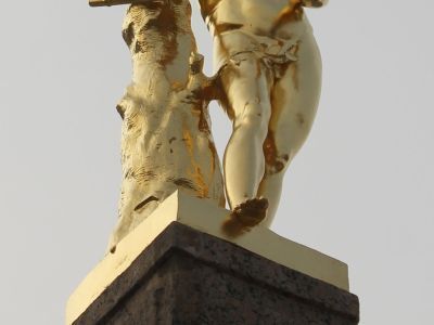 Статуя "Акид"