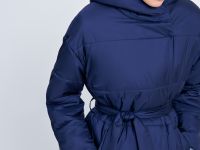 Стеганое утепленное пальто с поясом