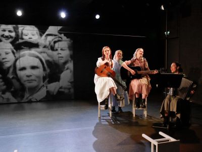 Билеты на Они всё-таки были девчонками (Школа драматического искусства) / Театр | Афиша | ИнфоТаймс