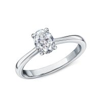 Серебряное кольцо с муассанитом
