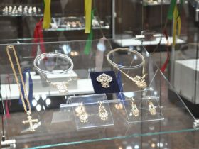 В «Сокровищнице Якутии» открыли выставку ювелира Юрия Иванова