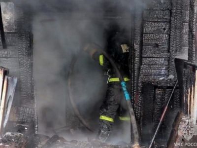 Пожар в жилом доме произошел в Олекминском районе. Пострадал один человек