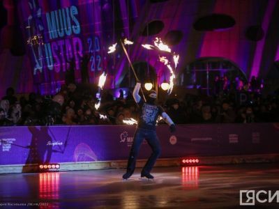 Фоторепортаж с ледового шоу и передачи символа холода на фестивале "Muus uSTAR"