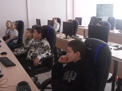 Обучение в ИТ-центре в донецком городе Кировское прошли 100 детей