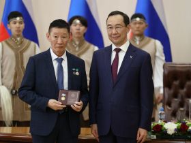 Госнаграды вручили якутянам в преддверии Дня республики