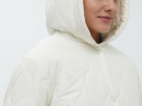 Утепленное пальто А-силуэта с капюшоном