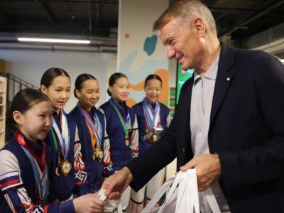 Глава Сбербанка ознакомился с проектами резидентов креативного кластера «Квартал труда» в Якутске