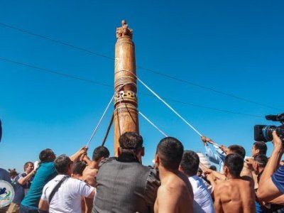 В местности "Ус Хатын" установлена "Сэргэ мас-рестлинга"