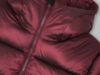 Удлиненный пуховик полуприлегающего силуэта