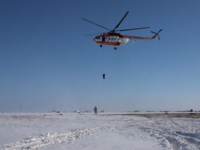 Якутские спасатели провели учебно-тренировочные спуски с вертолета
