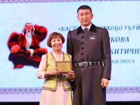 На открытии Декады Олонхо наградили лучших носителей традиционной культуры